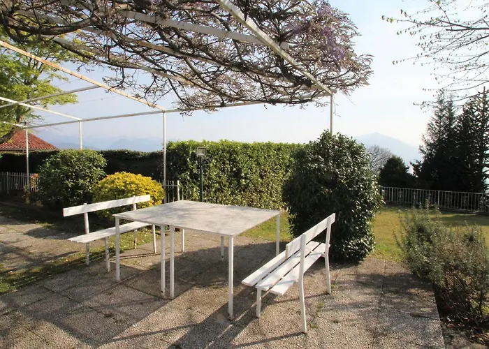 Pietro By Interhome * 斯特雷萨